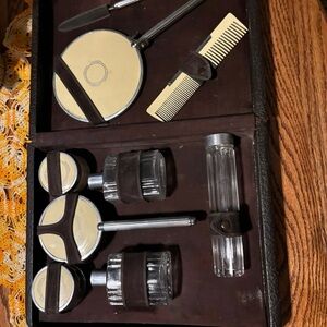 Men's Grooming Kit with Cream Accents